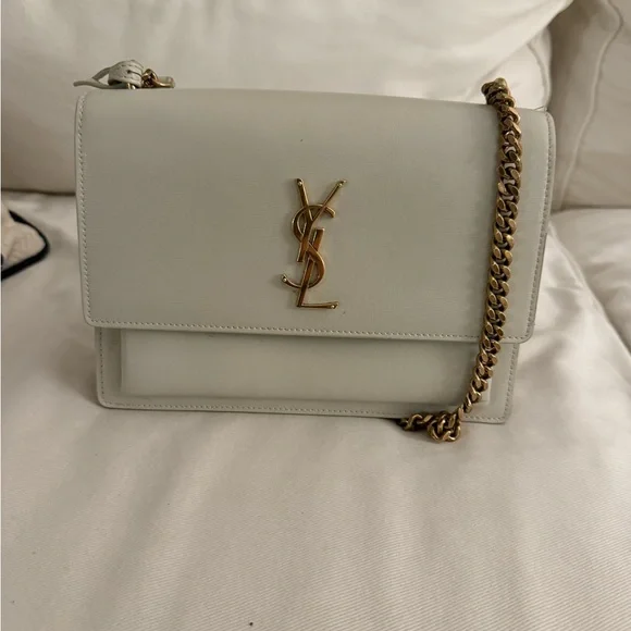 Saint Laurent - Large Vanity White Quilted Leather Bag Saint Laurent White Leather Crossbody with Gold YSL Logo display picture 1